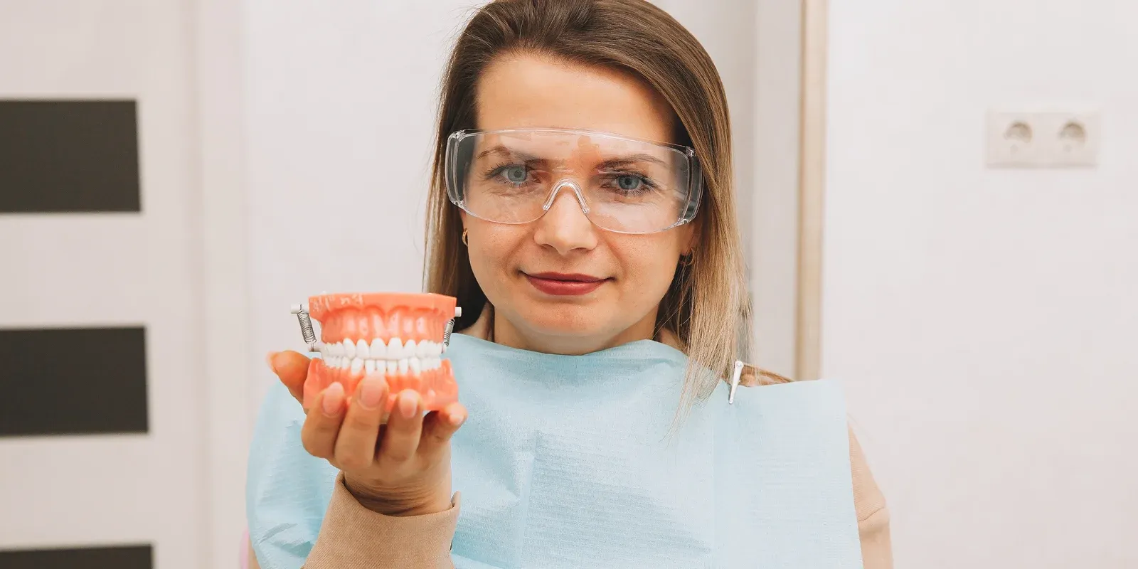 Cosmetic Benefits of Modern Dentures: Beyond Just Functionality